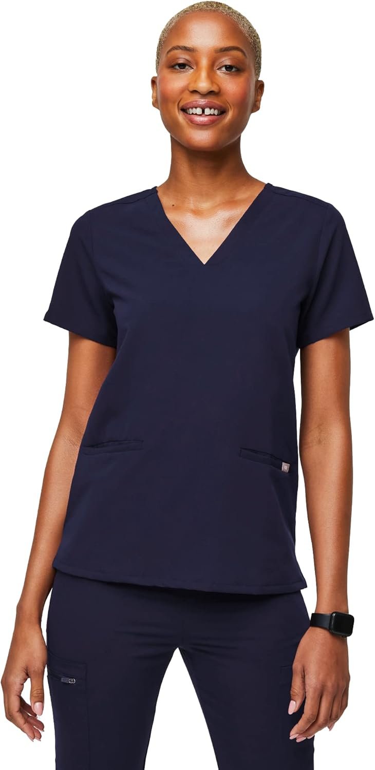 FIGS Casma Scrub Top for Women — Classic Fit, 3 Pockets, F...