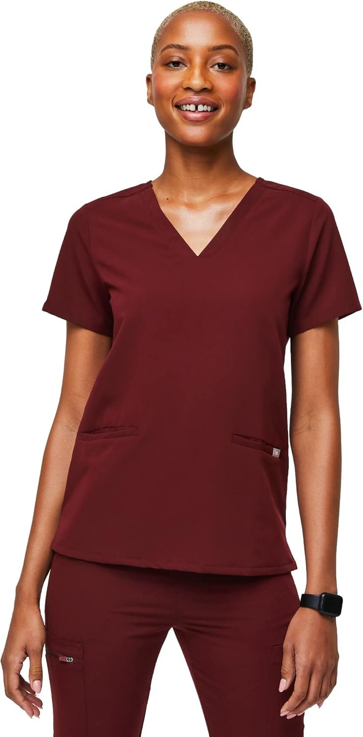 FIGS Casma Scrub Top for Women — Classic Fit, 3 Pockets, F...